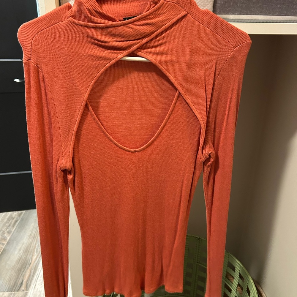 VENUS Rust Cutout Long Sleeve Top - Picture 2 of 4